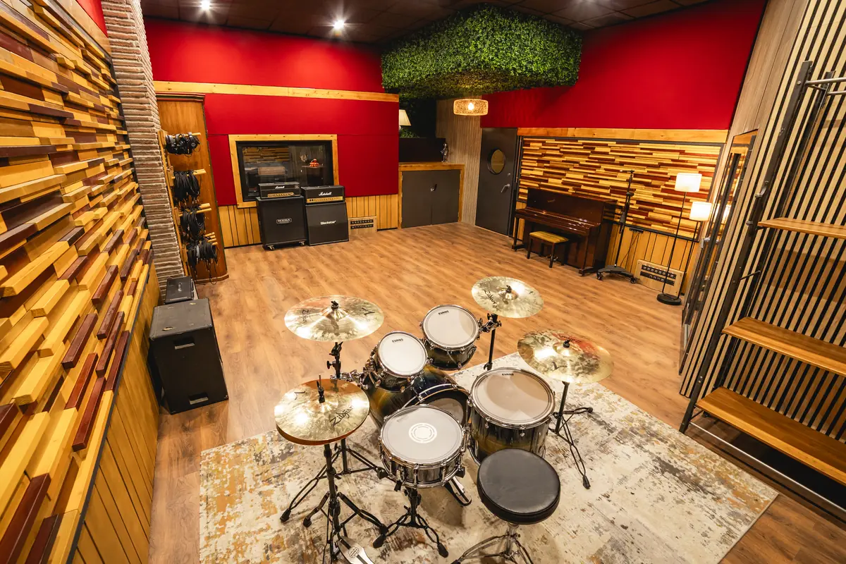 Sala de grabación del Estudio A de El Santuario Recording en Sevilla